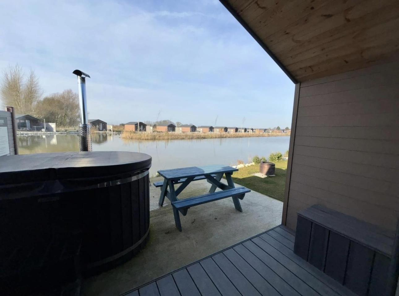 Lakeside Fishing Retreats Бостон Номер фото